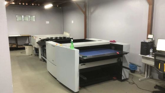 220V Τυποποιημένη τάση 2020 έτη Μηχανή κατασκευής θερμικής πλάκας Φυσική διάσταση 2300*1255*1200mm Επαναλαμβανόμενη πλάκα ± 5 μm