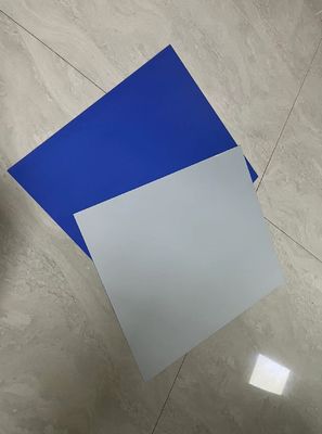 Διπλά στρώματα θερμικής πλάκας CTP με βελτιωμένη ακρίβεια καταγραφής και σκούρο μπλε επικάλυψη για χειρισμό της ημέρας